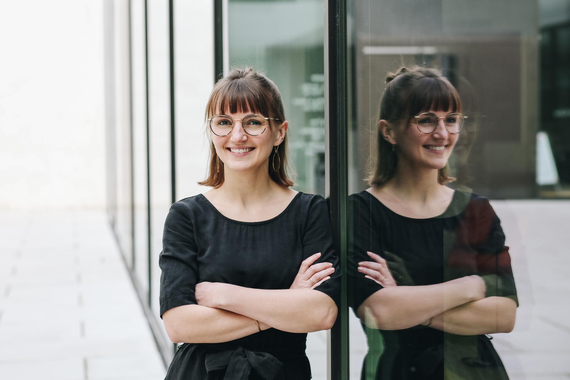 Porträt von Dr. Laura Nohr.